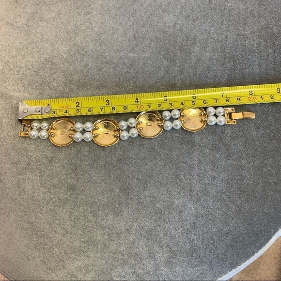 Vintage Butler Faux Pearl Starfish Bracelet Gold Tone & Enamel - Picture 8 of 9